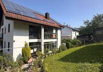In 7 Minuten in Altenbach: Schönes 3-Familienhaus mit Ausbaupotenzial