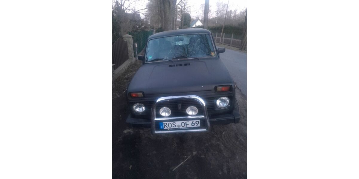 Lada Niva 179.000 km 6.666 &euro; Dabendorf 15806