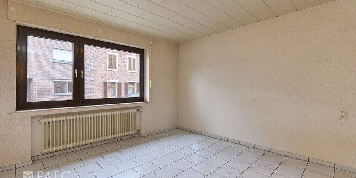 Mehrfamilienhaus, Wohnhaus Aldenhoven Dürboslar - 6 Zimmer, 209 m&sup2;, 299.000&euro; | Angebot:26017672
