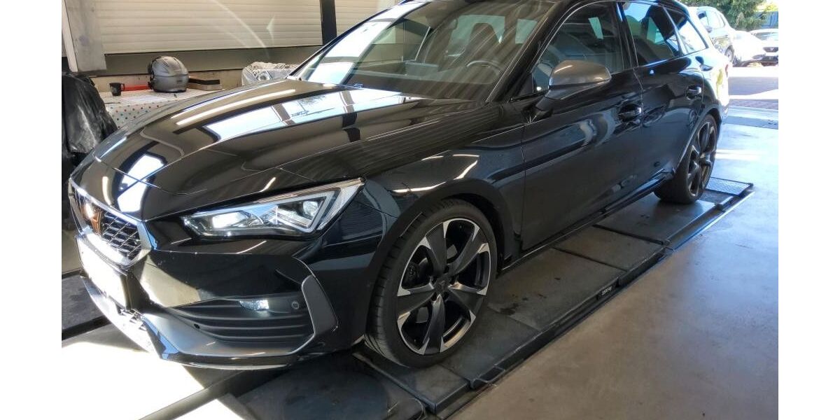 Cupra Leon 23.290 km 29.890 &euro; Schneeberg 08289