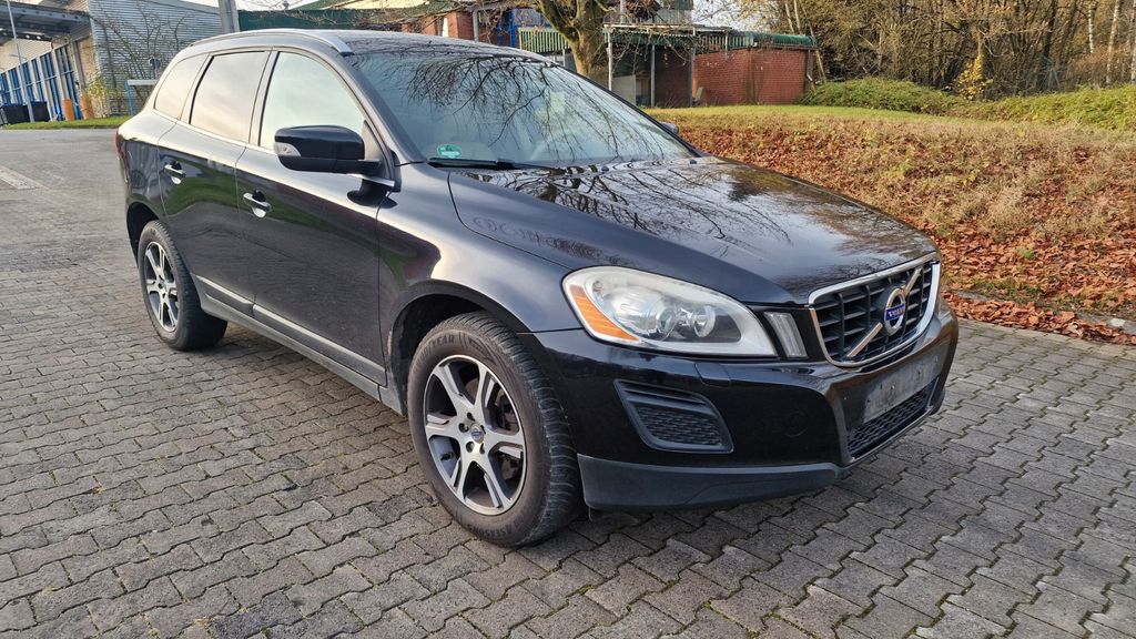 Volvo XC60 321.000 km 6.900 € Möhnesee 59519