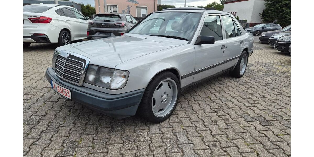 Mercedes-Benz E 260 40.577 km 12.399 &euro; Elz 65604