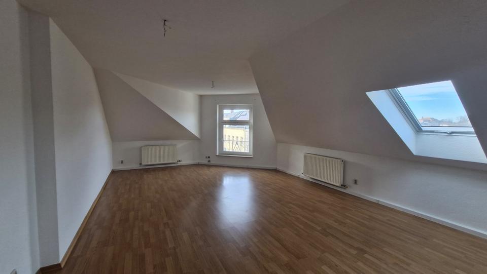 Dachgeschoßwohnung Gera Alt-Bieblach - 1.5 Zimmer, 47 m&sup2;, 240&euro; | Angebot:25419120