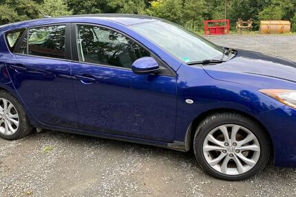 Mazda 3 178.000 km 2.800 € Floss 92685