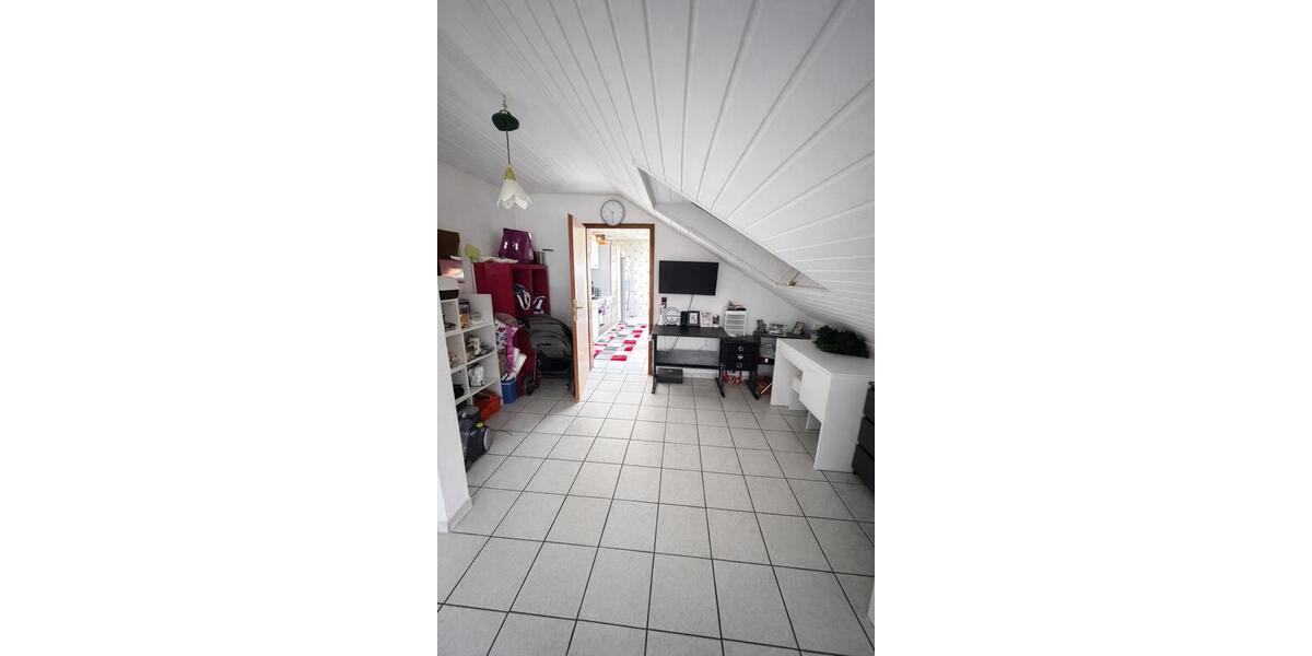 Dachgeschoßwohnung Mannheim Neckarstadt-Ost - 4 Zimmer, 102 m&sup2;, 265.000&euro; | Angebot:25768093