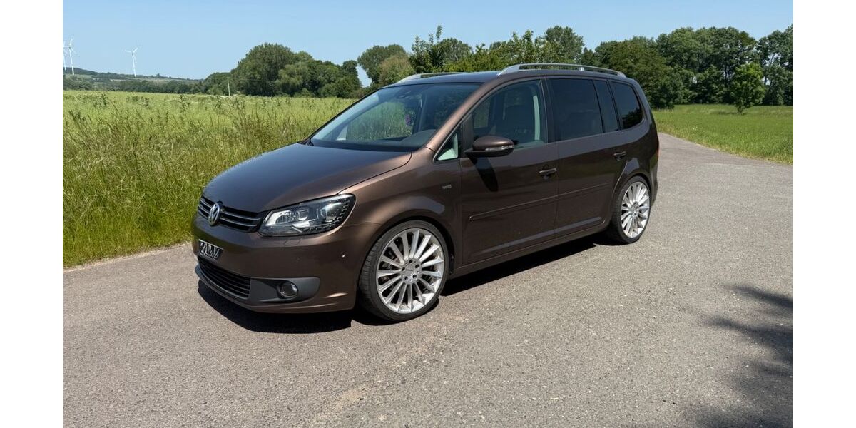 VW Touran 236.000 km 8.900 &euro; Laucha 99880