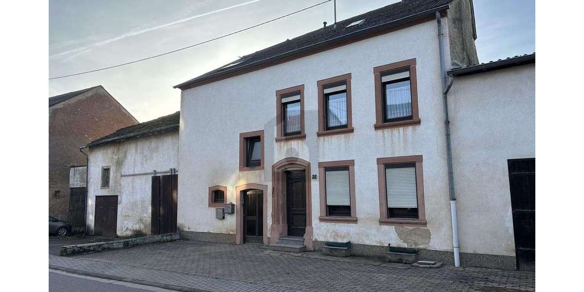 Einfamilienhaus Mettlach - 7 Zimmer, 180 m&sup2;, 199.000&euro; | Angebot:25549688