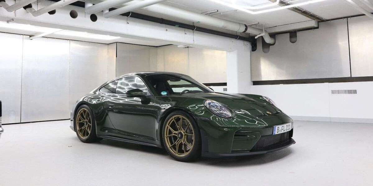 Porsche 992 1.990 km 224.900 &euro; Berlin 10625