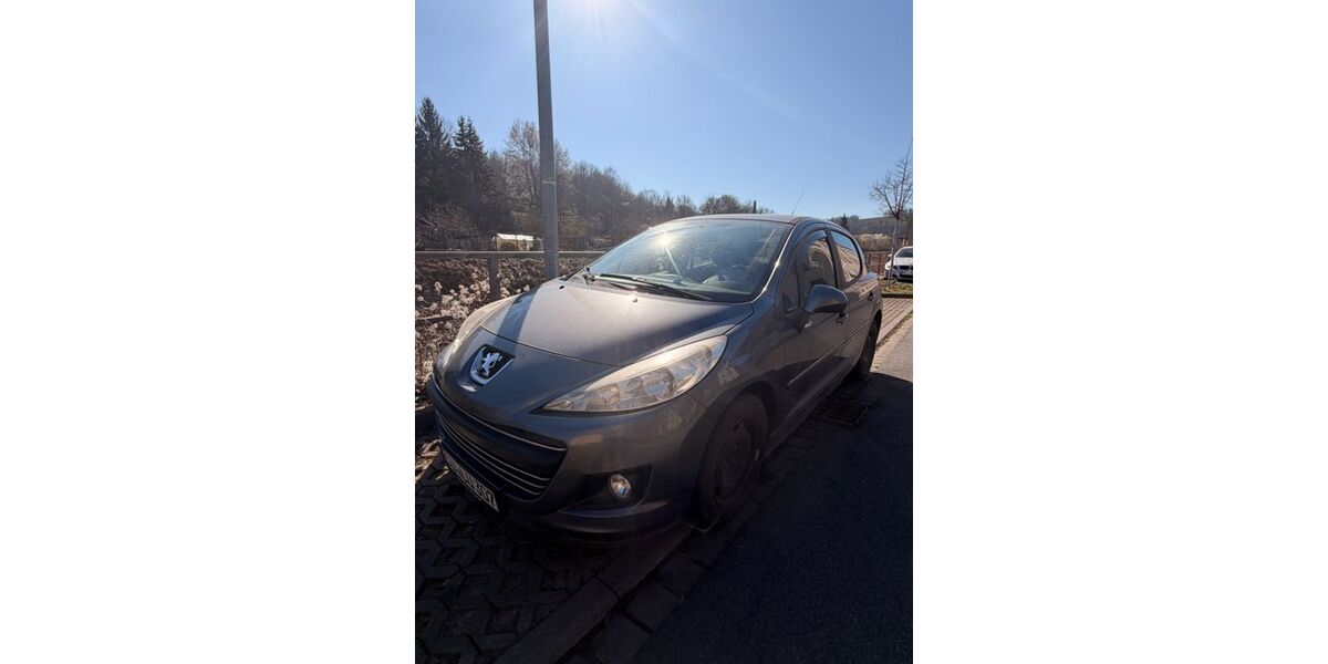 Peugeot 207 87.000 km 3.499 &euro; Meißen 01662
