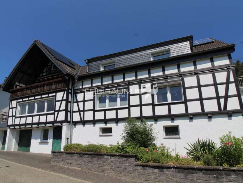 Haus zum Kaufen in Lennestadt 386.000 € 234 m²