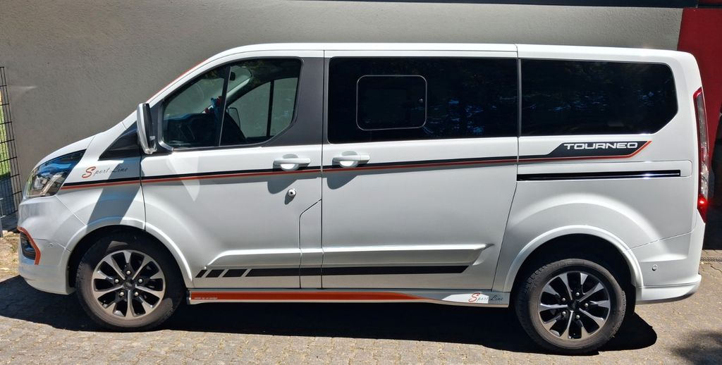 Ford Tourneo Custom 75.000 km 31.900 &euro; Treuen 08233