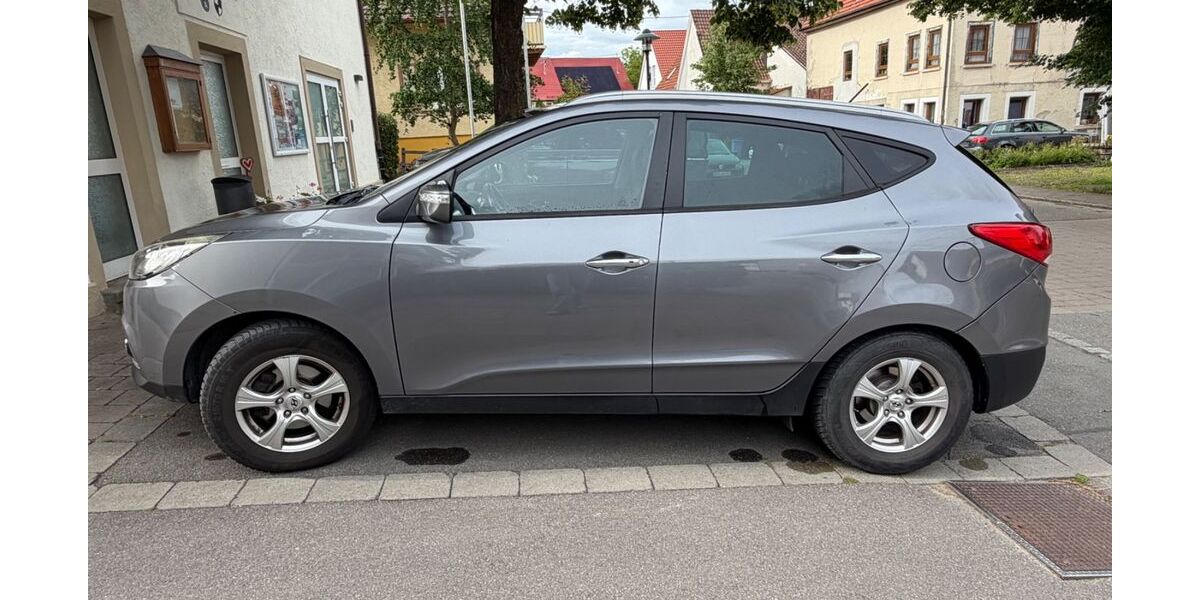 Hyundai ix35 219.000 km 6.300 &euro; Hechingen 72379