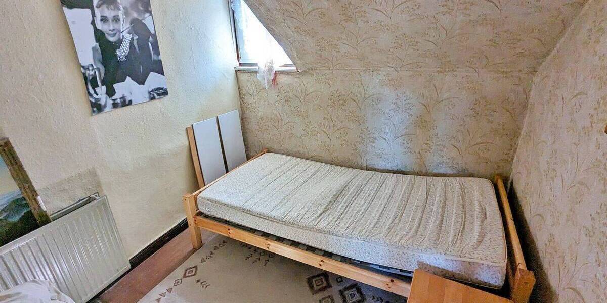 Doppelhaushälfte Hildburghausen Häselrieth - 5 Zimmer, 120 m&sup2;, 49.000&euro; | Angebot:25679321
