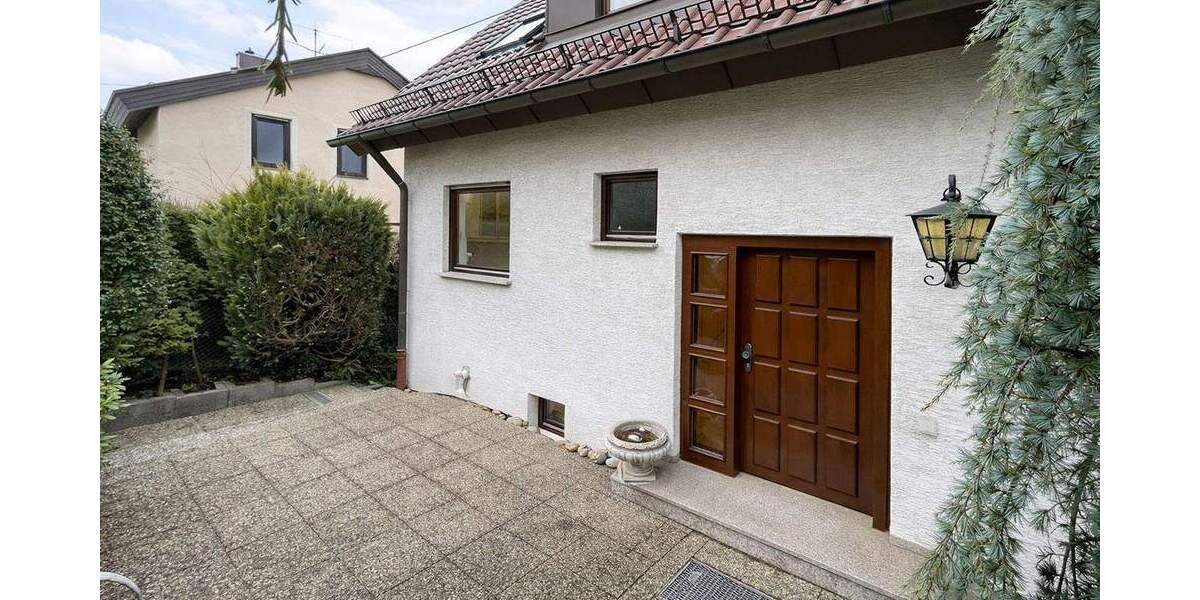Einfamilienhaus Stuttgart Rohr - 8 Zimmer, 155 m&sup2;, 2.200&euro; | Angebot:24974564