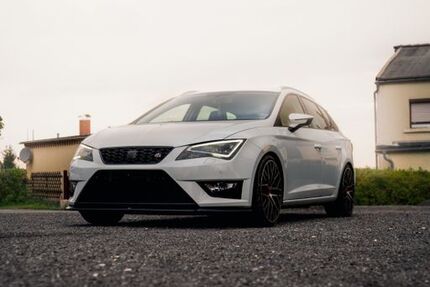 Seat Leon 112.000 km 15.500 &euro; Hoyerswerda 02977