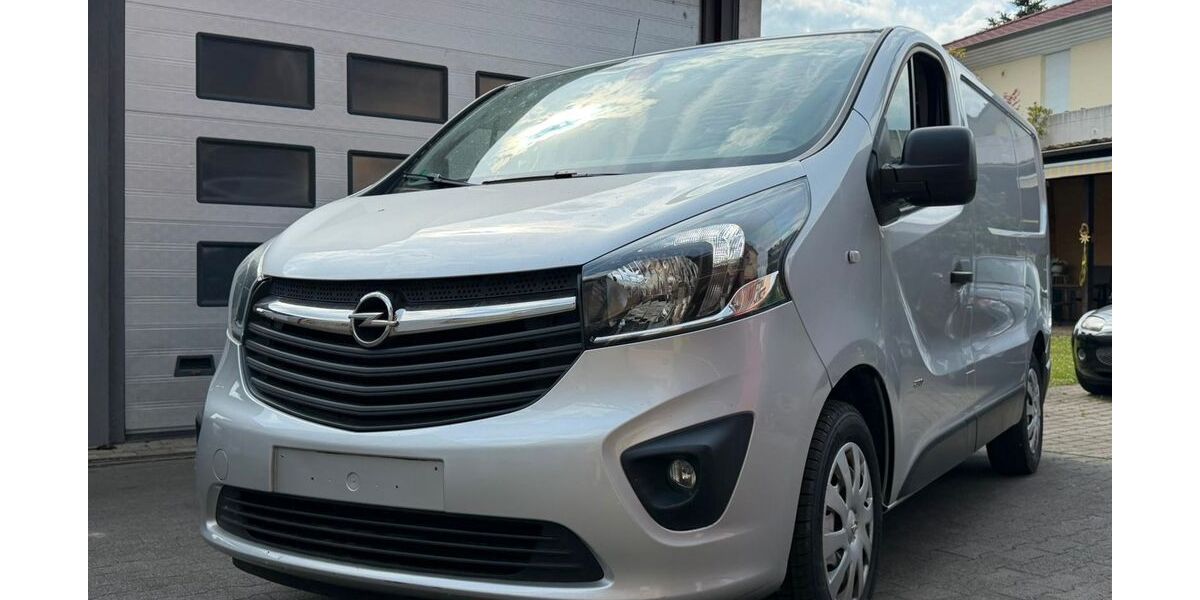Opel Vivaro 152.000 km 9.799 &euro; weinheim 69469