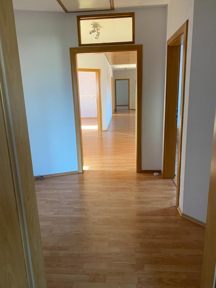 Einfamilienhaus mit EinliegerWohnung. Provision frei.