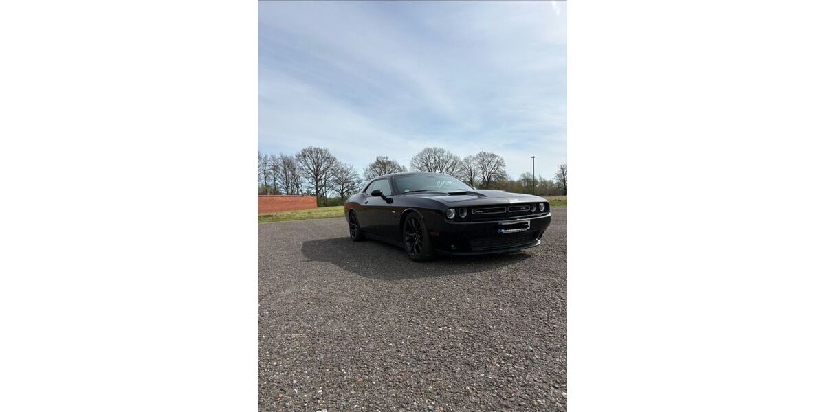 Dodge Challenger 50.000 km 25.000 &euro; Wagenfeld 49419