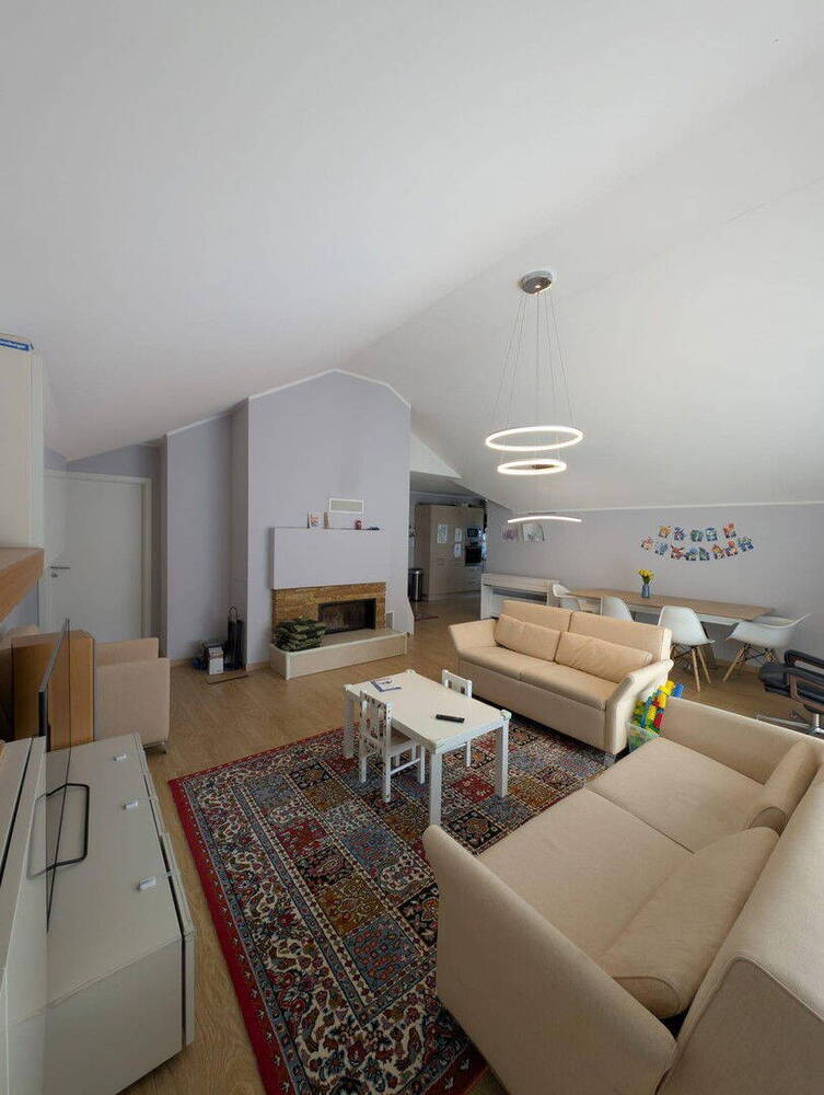 Provisionsfrei! Moderne und neuwertig 4-Zimmer Wohnung
