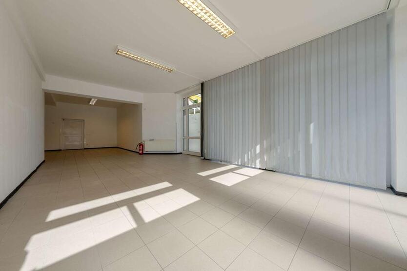 Modernes Ladenlokal oder Bürofläche in verkehrsgünstiger Lage von Südkirchen zimmer