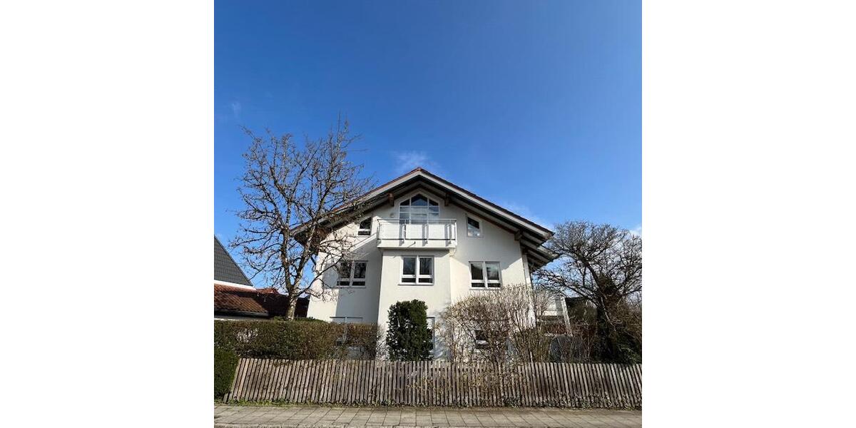 Von Privat: Ruhige 2 Zi. DG Wohnung mit Balkon & Loggia 2 zimmer