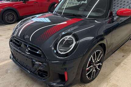 Mini John Cooper Works Cabrio 8.533 km 42.558 &euro; München 80788