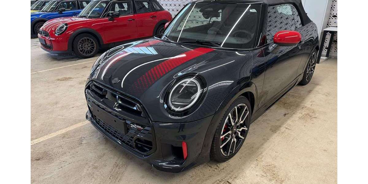 Mini John Cooper Works Cabrio 8.533 km 42.558 &euro; München 80788