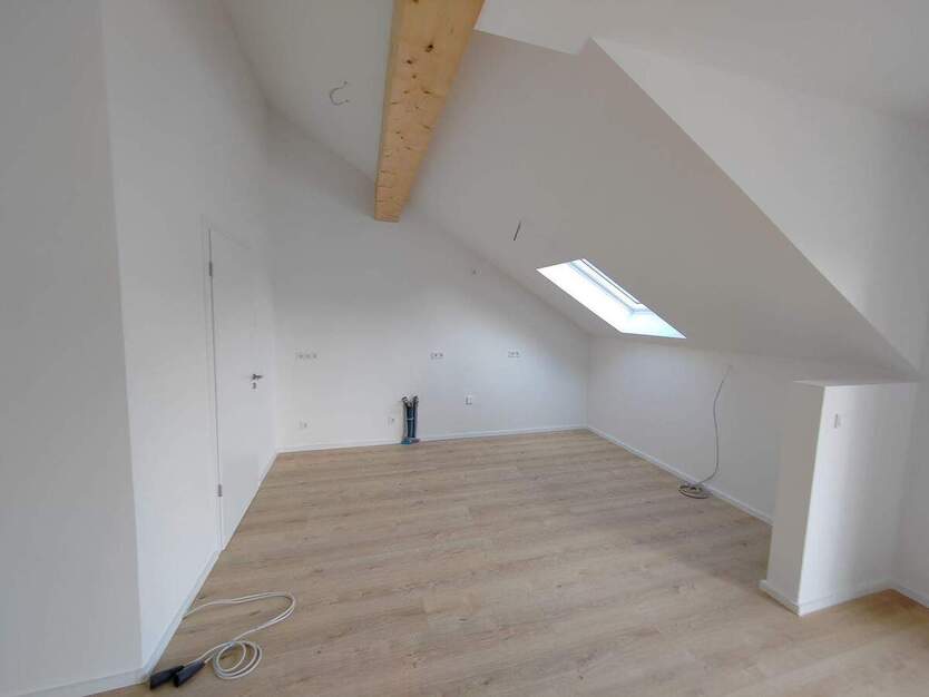 NEUBAU 3 Z. DG Eigentumswohnung mit Tiefgarage und Aufzug ! 3 zimmer