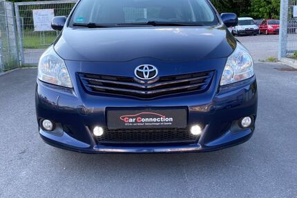Toyota Verso 207.903 km 3.999 &euro; Dresden 01187