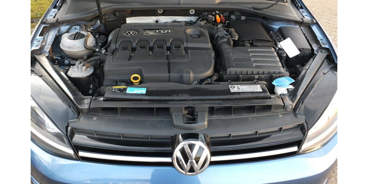 VW Golf VII COMFORTLINE PANORAMADACH KLIMAAUTOMATIK 1 150.000 km 8.908 &euro; Köln 50858