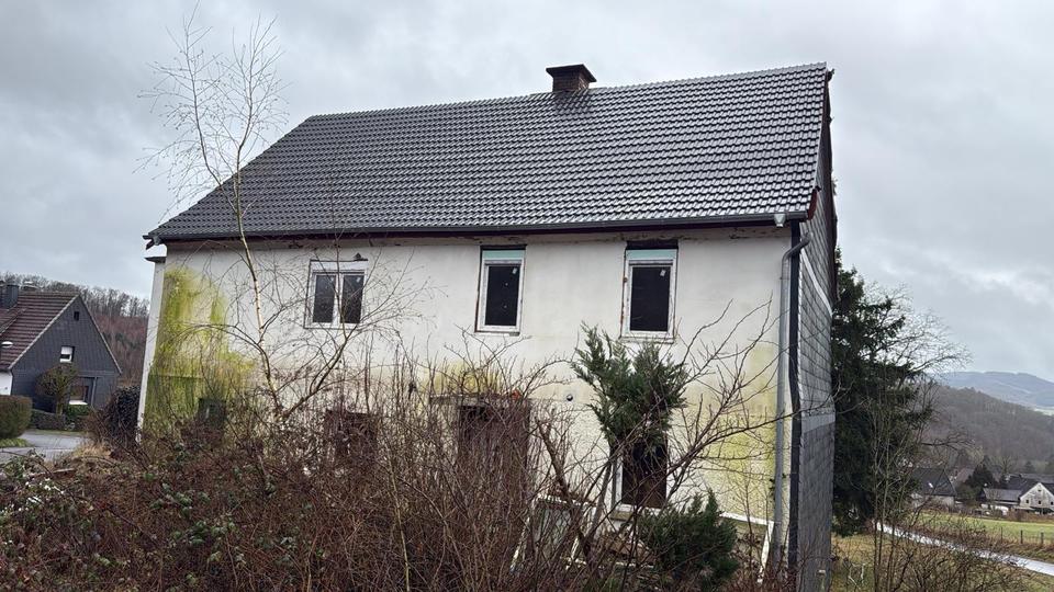 Mehrfamilienhaus, Wohnhaus Meschede - 10 Zimmer, 222 m&sup2;, 220.000&euro; | Angebot:25286752