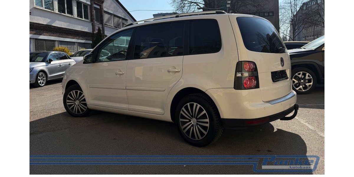 VW Touran Freestyle 1.4 DSG*SHZ*AHK*PDC*AUX* 193.614 km 4.990 &euro; Berlin 13187