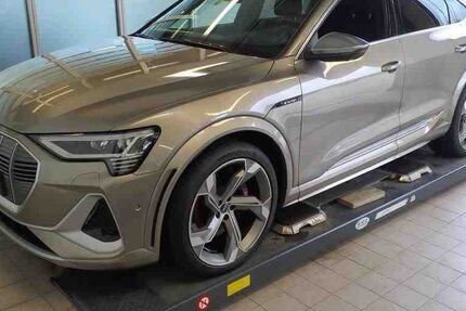 Audi e-tron 82.000 km 44.650 € Bad Langensalza 99947