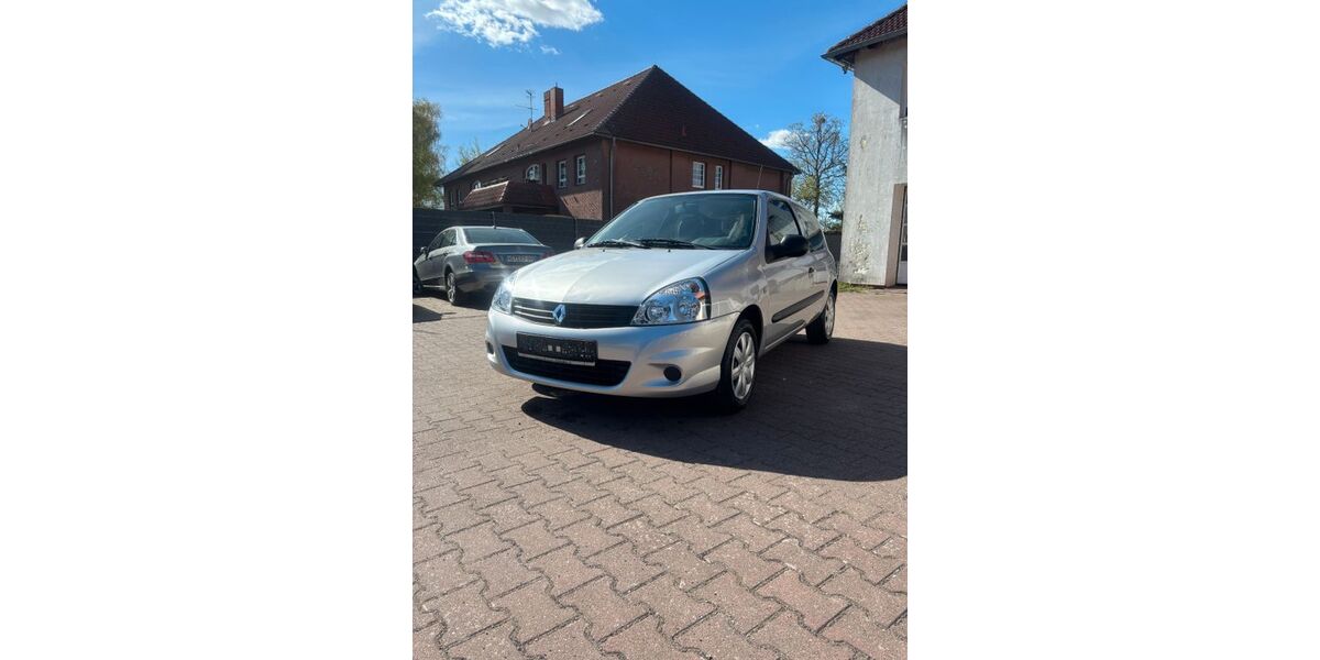 Renault Clio 67.000 km 2.495 &euro; Küssow 17036