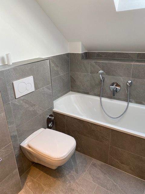 N-Glockenhof ! Neuwertige 5-ZW, 127 m², EBK, Laminat im 3.OG ohne Aufzug 5 zimmer