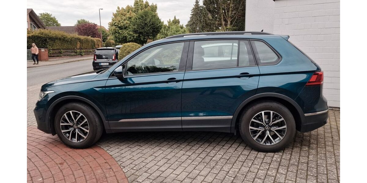 VW Tiguan 90.500 km 22.990 &euro; HÖTZUM 38173