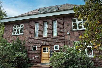 Große Altbau-Wohnung mit 4 Zimmern und Balkon 4 zimmer