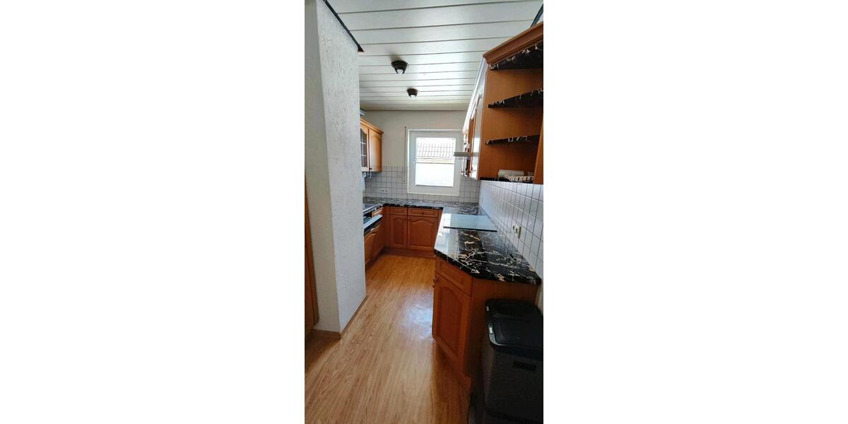 Etagenwohnung Urmitz - 7 Zimmer, 160 m&sup2;, 300.000&euro; | Angebot:26709840