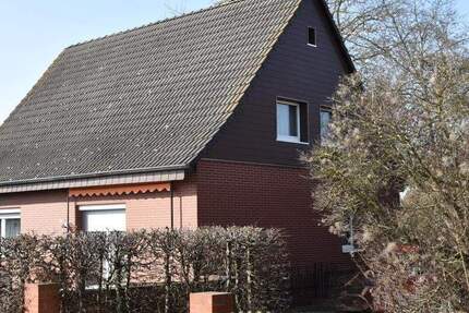 -RESERVIERT- Sie werden es LIEBEN ! Tolles Grundstück mit EFH und großer Garage in Libbenichen ! 6 zimmer