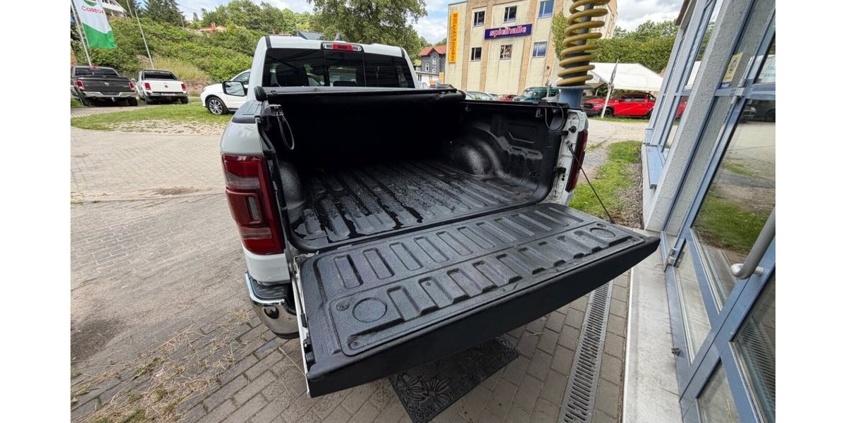 Dodge RAM 1500 5,7 HEMI LARAMIE 113.000 km 32.499 &euro; Rudolstadt 07407