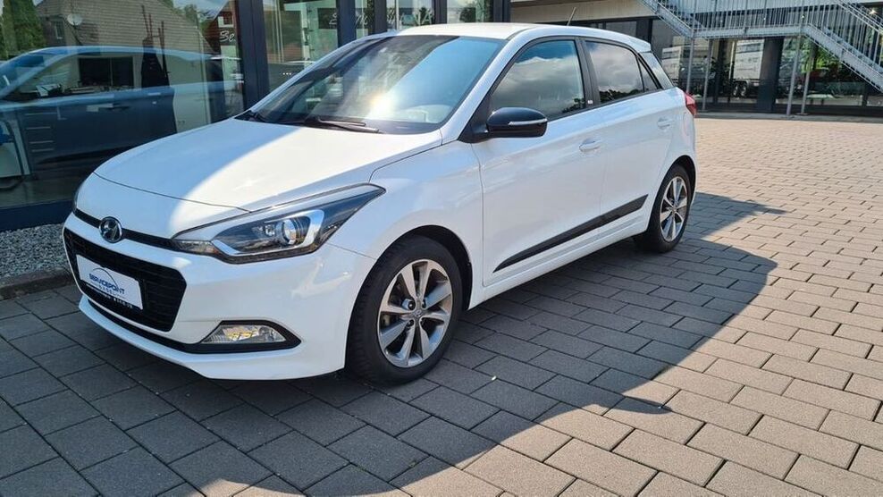 i20