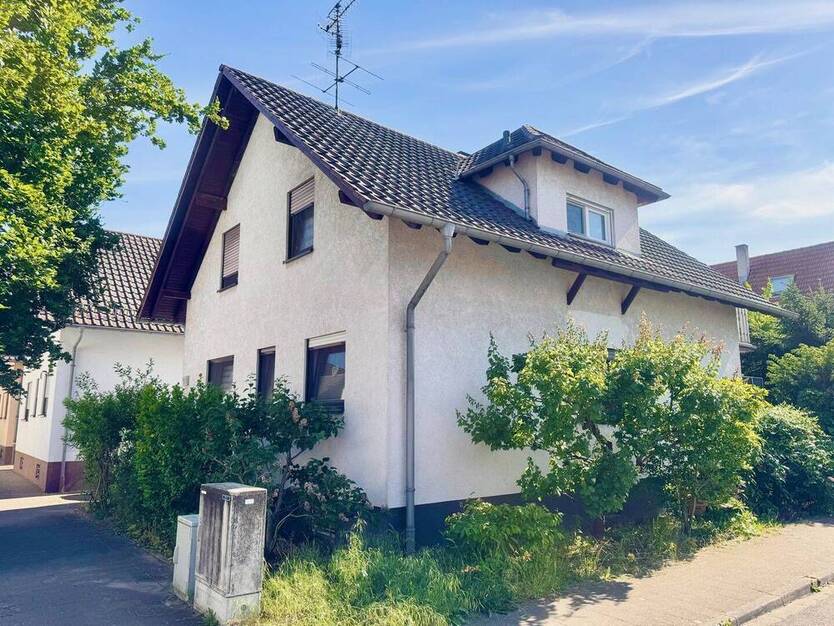 TRADITIONELL: DAS PERFEKTE FAMILIENHAUS MIT KLEINEM GARTEN!