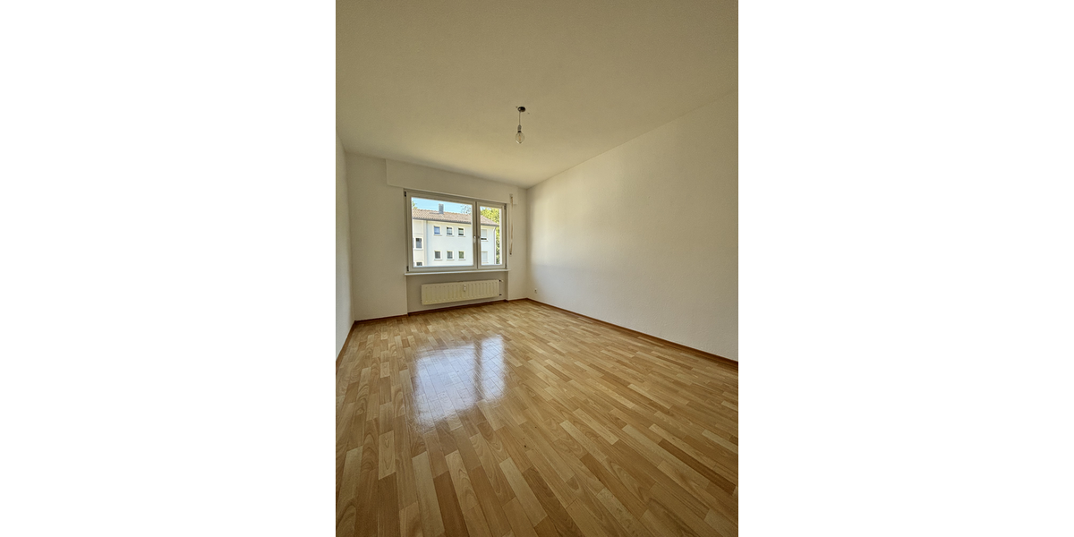 Etagenwohnung Waldshut-Tiengen Tiengen - 4 Zimmer, 86 m&sup2;, 900&euro; | Angebot:27107855