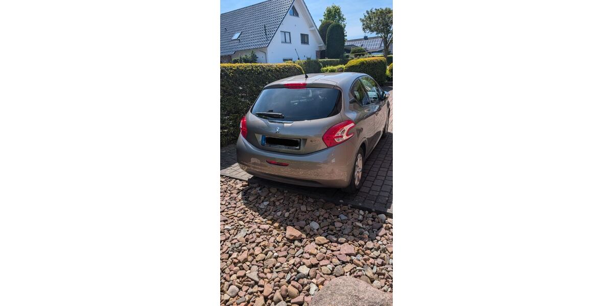Peugeot 208 90.000 km 5.000 &euro; Löhne 32584