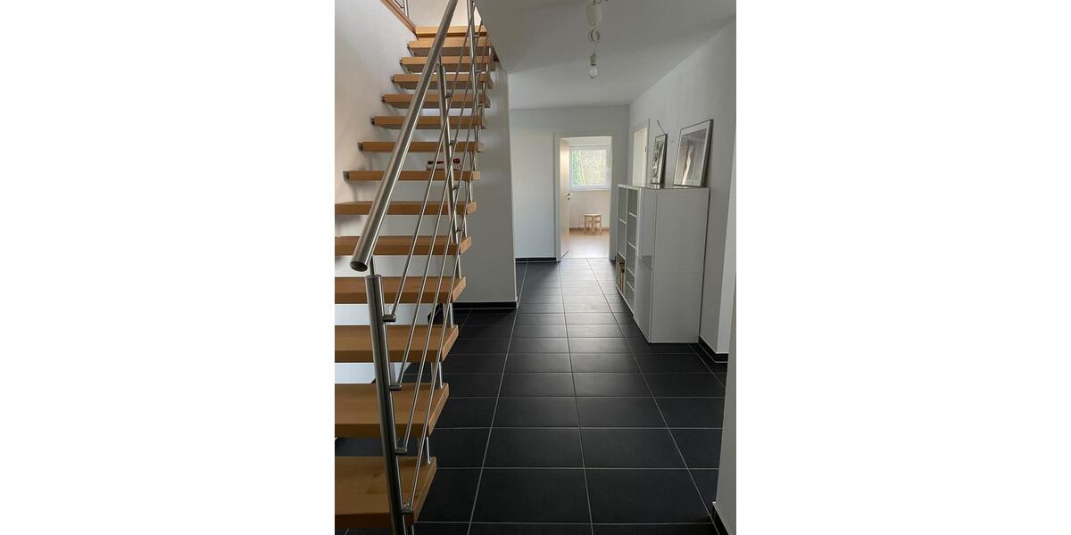 Etagenwohnung Hille - 3 Zimmer, 124 m&sup2;, 1.190&euro; | Angebot:26049785