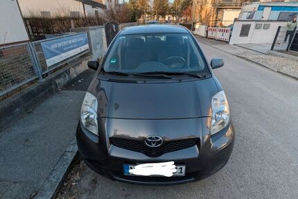 Toyota Yaris 195.000 km 1.999 &euro; München 80939