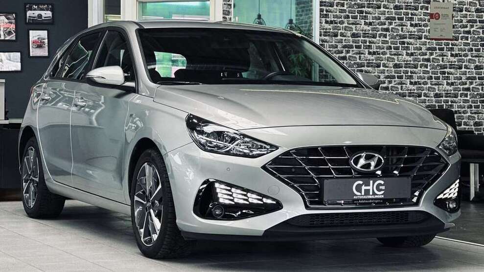 i30