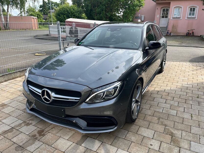 Mercedes-Benz C 63 AMG 73.382 km 46.000 € Hüttisheim 89185