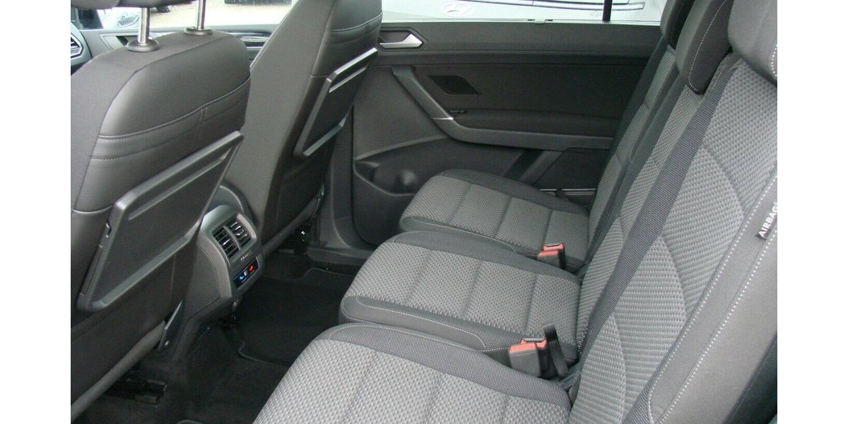 VW Touran 1,5TSI Comfortline ACC AHK PANO SHZ 7Sitz D 16.891 km 33.980 &euro; Falkensee 14612