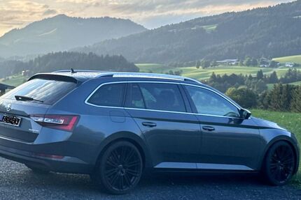 Skoda Superb 106.000 km 19.250 &euro; Brechen 65611